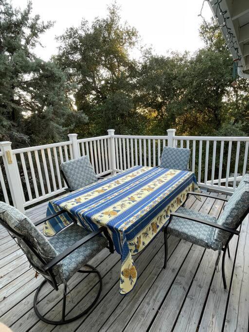 Blue Bird Cottage - Pet Friendly 朱利安 外观 照片