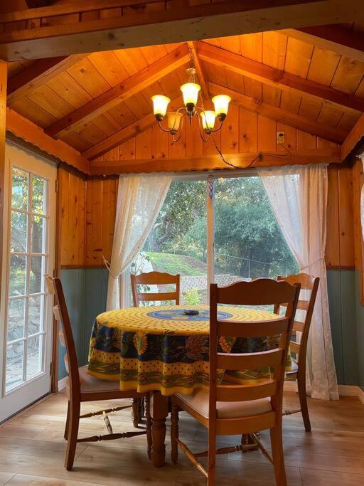 Blue Bird Cottage - Pet Friendly 朱利安 外观 照片